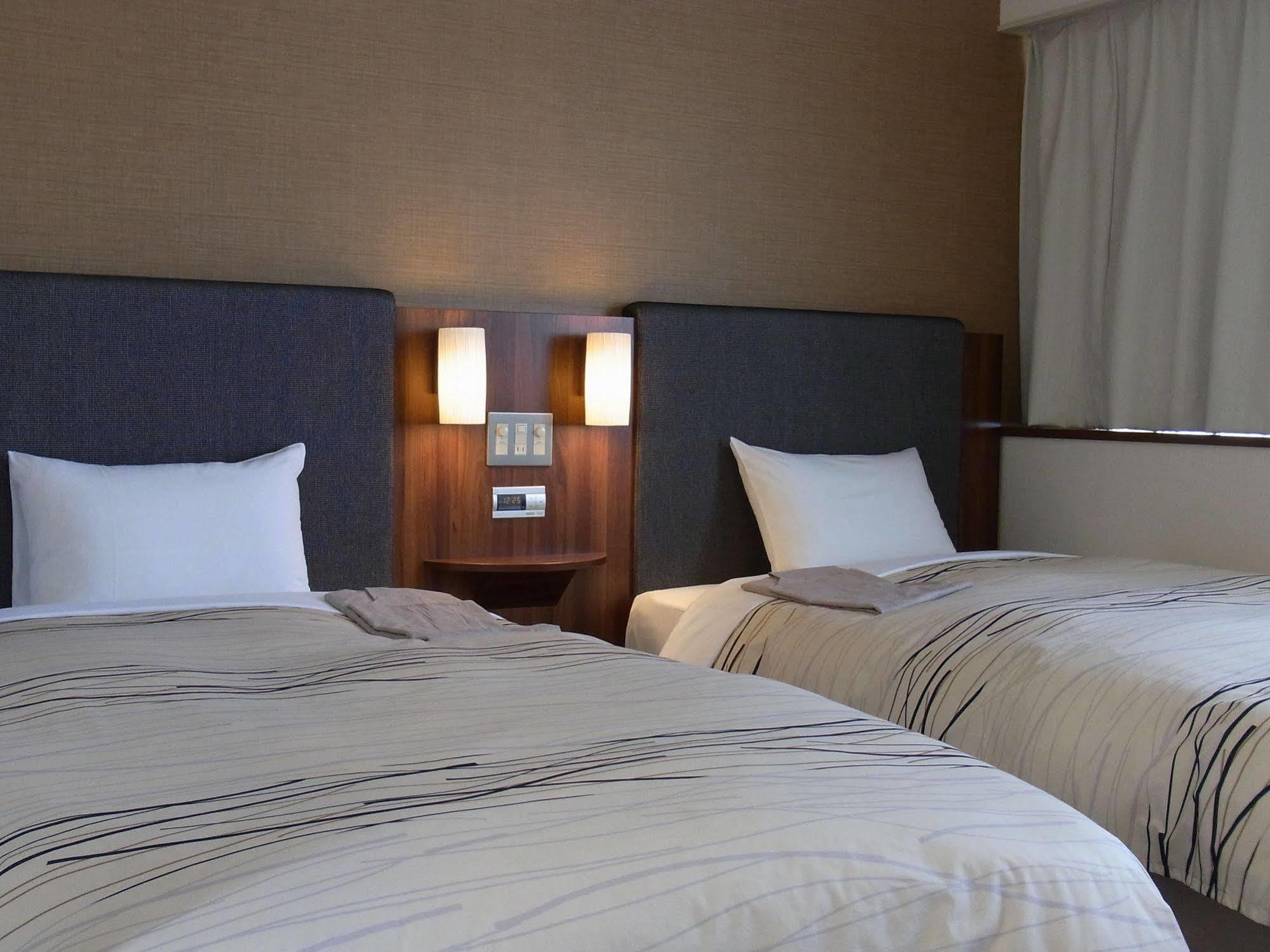 Fukui Manten Hotel Ekimae Bagian luar foto